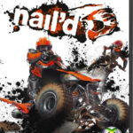 Nail'd joga qualquer pretensão de realismo pela janela e foca na velocidade mais absurda e insana possível no Xbox 360. No controle de motos de motocross ou quadriciclos, o objetivo não é apenas correr, mas sobreviver a quedas quase verticais e saltos monumentais de centenas de metros de altura, desviando de obstáculos mortais em movimento, como trens, balões de ar quente e serras gigantes. A jogabilidade é puro reflexo e adrenalina arcade, onde você ganha barras de boost (nitro) ao realizar manobras insanas no ar ou esmagar adversários. Para acompanhar a atmosfera frenética de pura vertigem, o jogo conta com uma trilha sonora eletrizante recheada de heavy metal e hard rock, com bandas como Slipknot e Queens of the Stone Age.